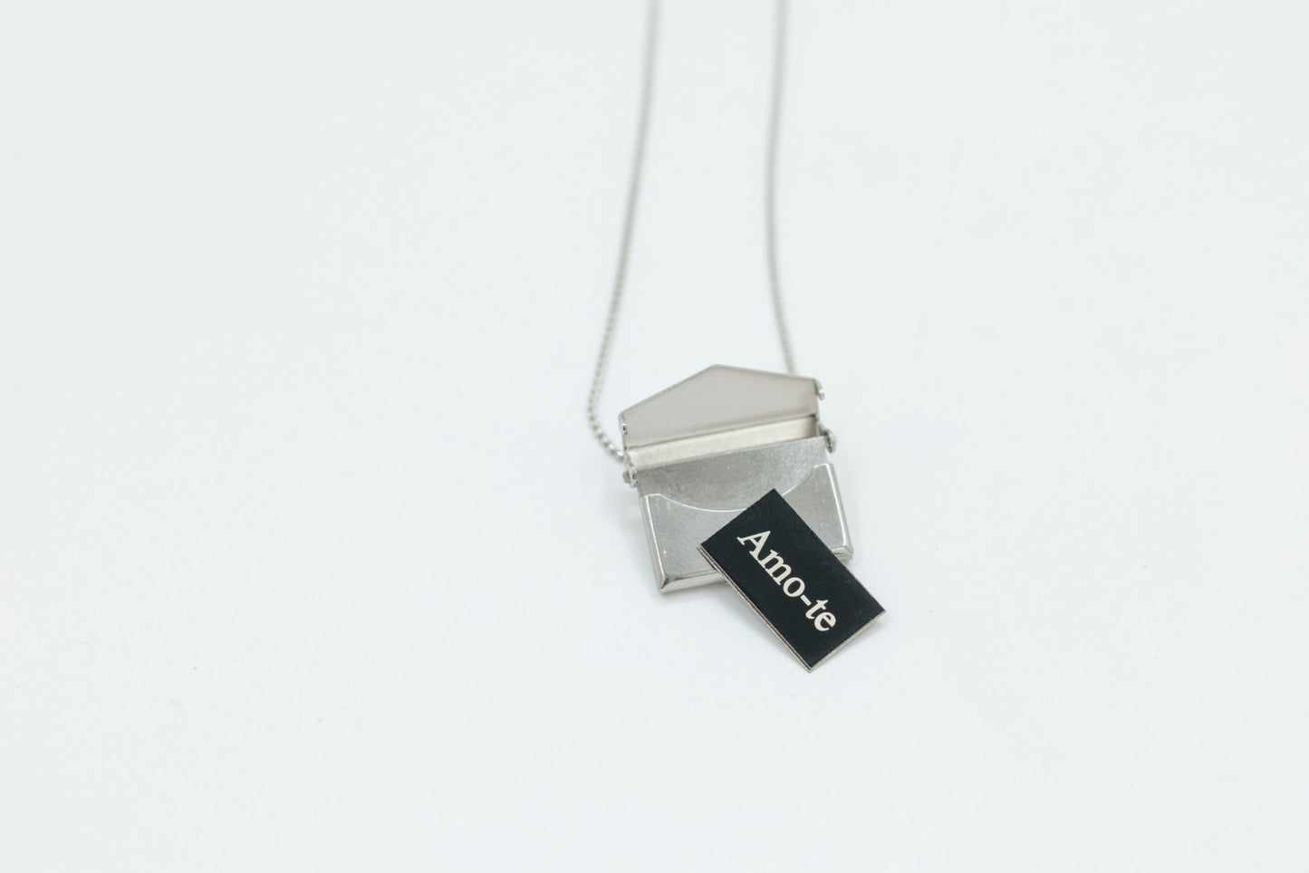 Collar con carta de amor