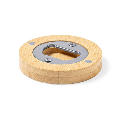 Abre-cápsulas magnético em bambu personalizado com gravação a laser. Ideal como lembrança de casamento ecológica e elegante. Encomende já!